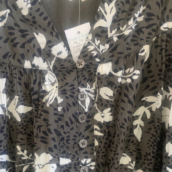 Maurices Black and White Floral Blouse - Picture 4 of 8
